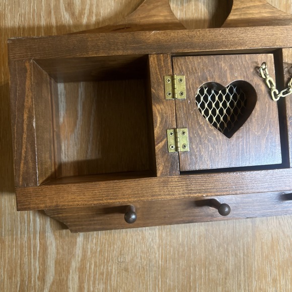 Vintage Wood Wall Shelf Curio Heart Cut-Out Farmhouse Pegs COTTAGECORE - Picture 3 of 7